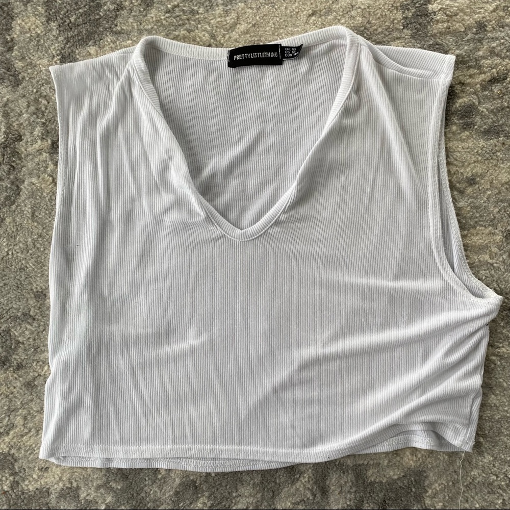 White ribbed cropped tank top